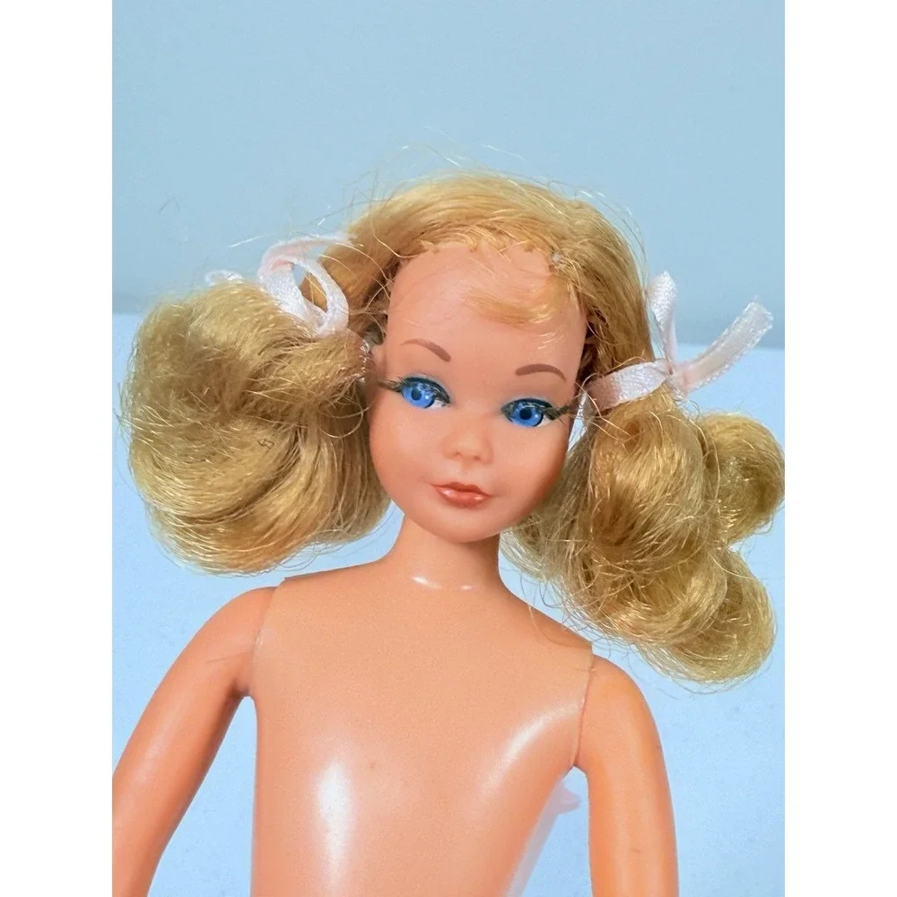 VINTAGE 1969 Taiwán DRAMATIC NEW LIVING SKIPPER DOLL Strawberry Blonde Barbie